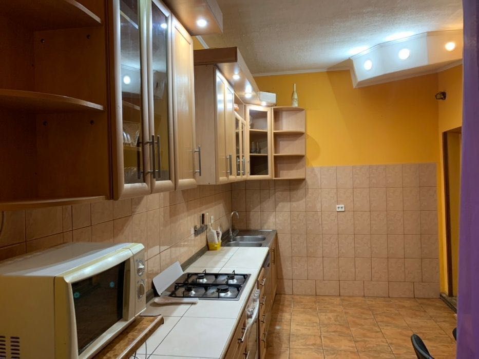 100 грн. в сутки / 400 грн неделя Хостел Киев М. Демеевская Автовокзал