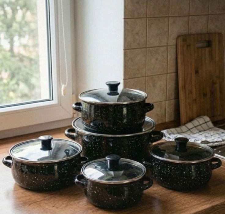 Garnki Kuchenne Emaliowane Naczynia do Kuchni na Indukcję Gaz Nowe