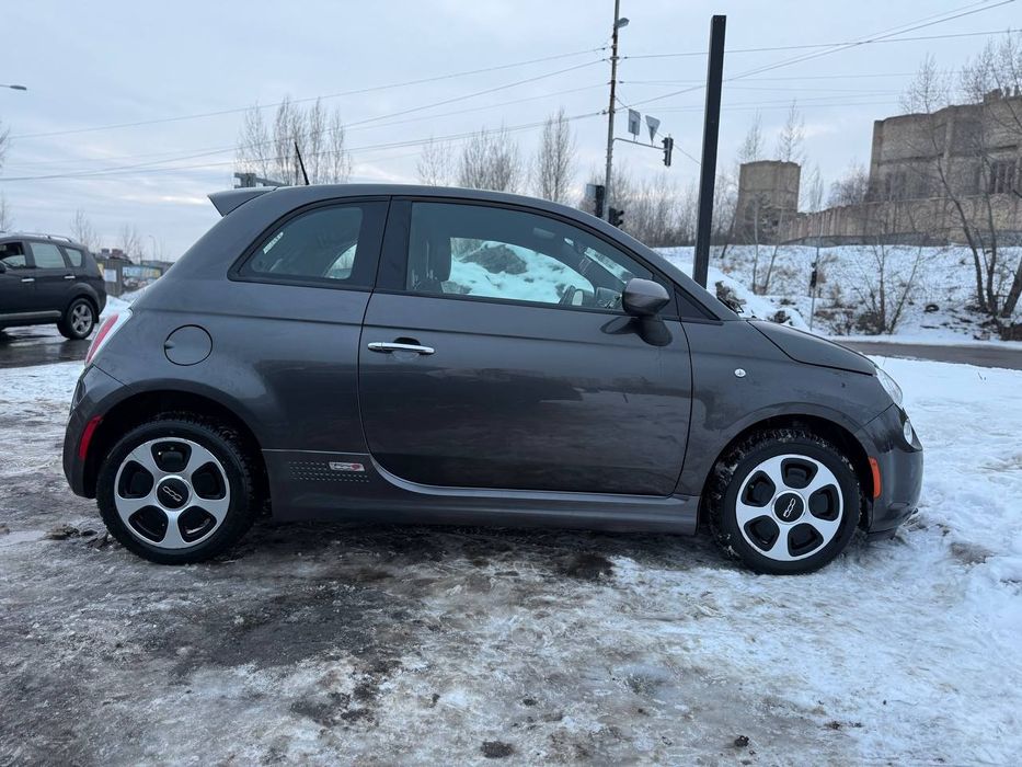 Fiat 500 e 2016 року