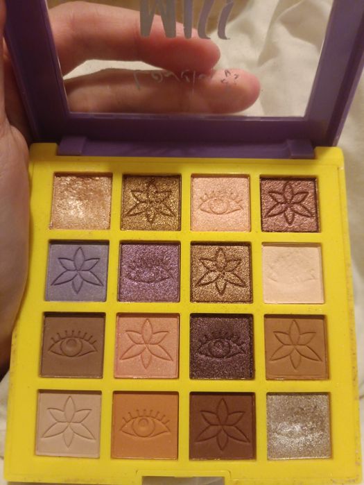 Paleta miss Lily marki lovely.