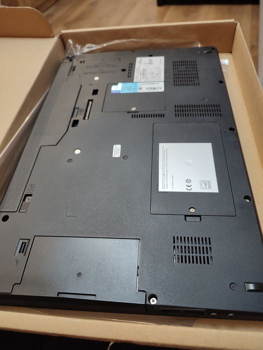 Laptop Fujitsu Siemens Lifebook E-754 Intel I7  16GB RAM SSD 480 GB