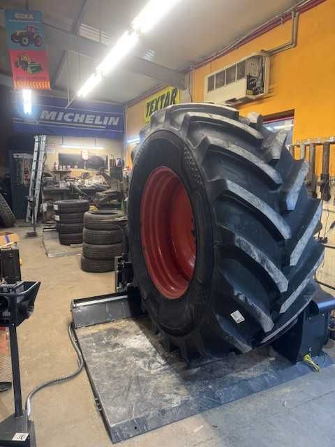 opona 420/85R24 GOODYEAR Optitrac R1W 137D PREMIUM