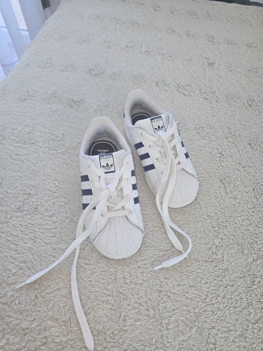 Sprzedam buty Adidas superstar 27