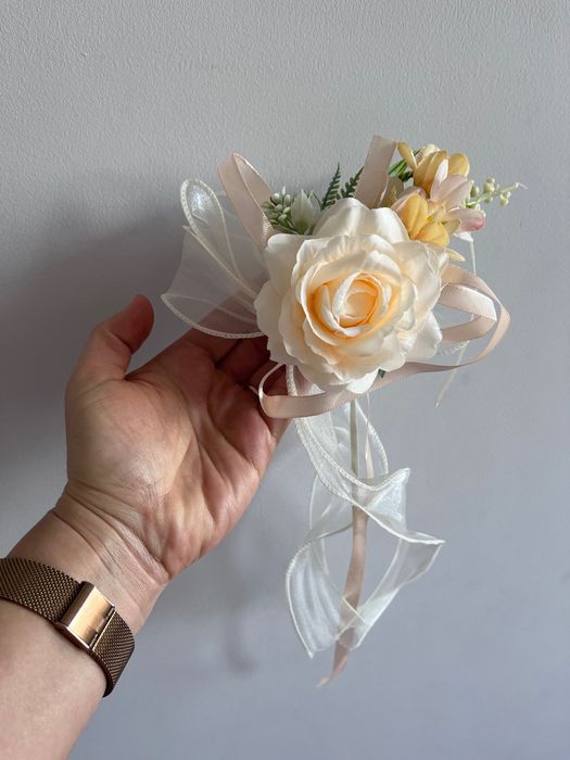 Dekoracja auta do ślubu kwiaty ozdoba na auto ślubne