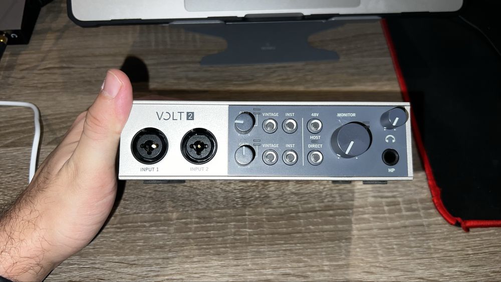Продам аудіокарту UAD Volt 2