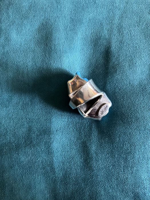 Srebrny pierscionek z duzym turkusem