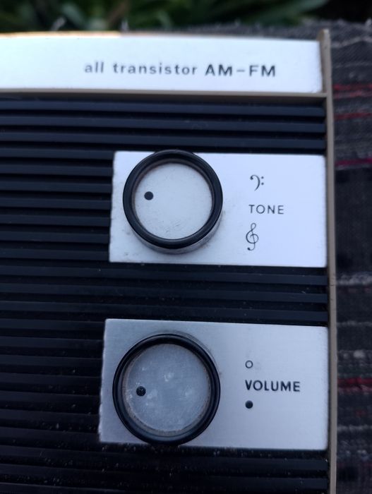Radio portátil e 220v