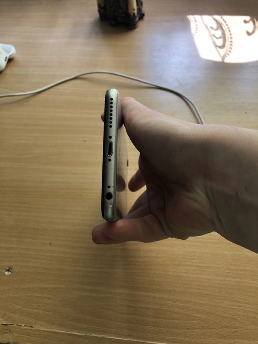 Iphone 6S+ 64 гб битий