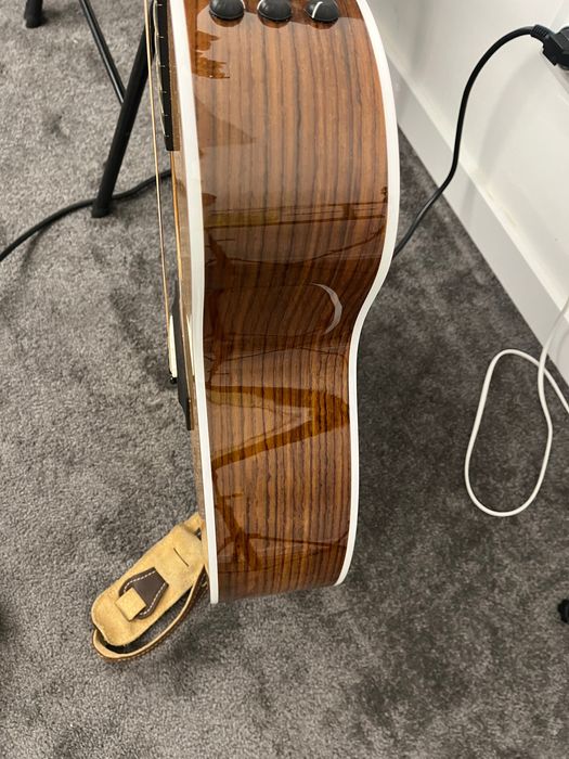 Taylor 214dlx Lefht-hand ESQUERDINA