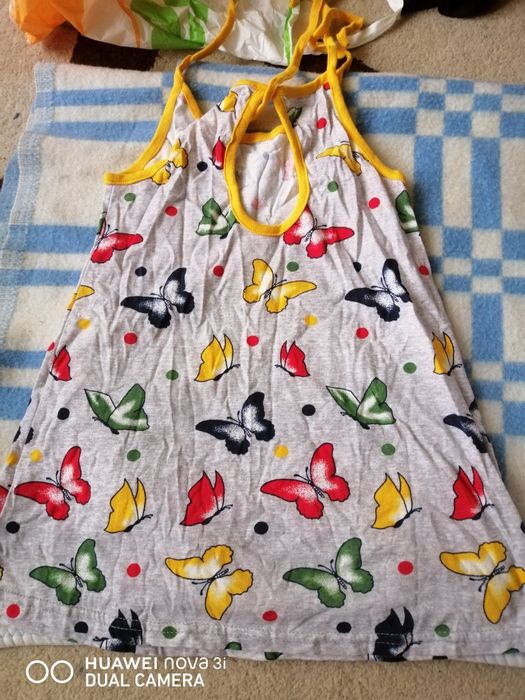 Літні сукні на короткий рукав