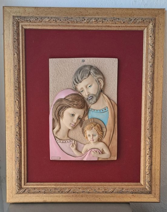 Quadro decorativo" Sagrada Familia"
Madeira e marfinite
Medidas 46x56c