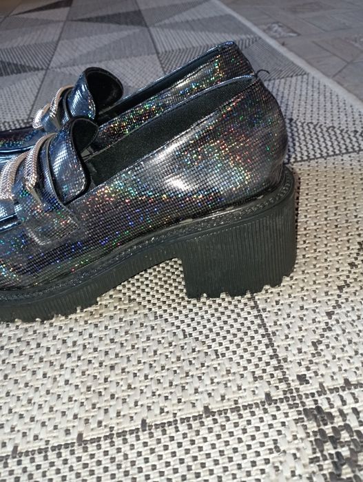 Чорні черевики з переливом жіночі