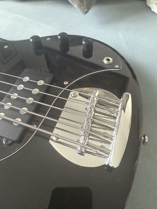 Sterling Stingray Ray5 Bass czarny gitara basowa