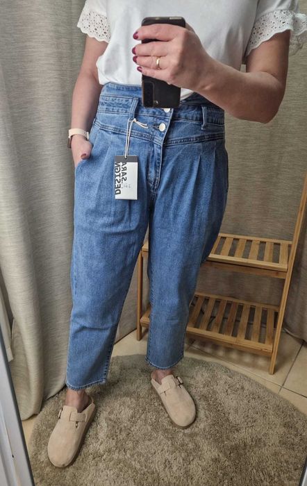 NOWE jeansy z wysokim stanem Mom fit M.Sara XS/34