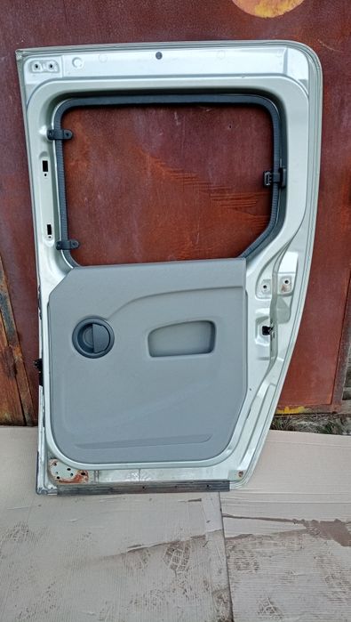 карта обшивка розсувних дверей замок рено канго кенго сітан citan