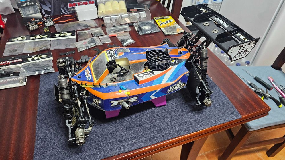 RC - TLR Eight X Elite