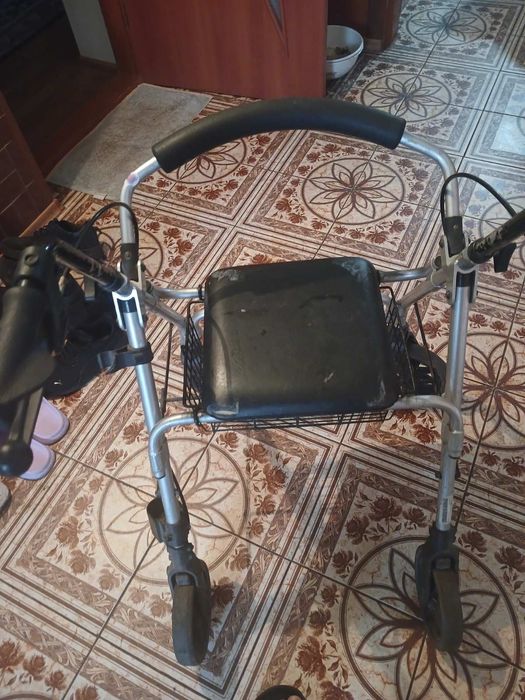 Продам ходунки в гарному стані.