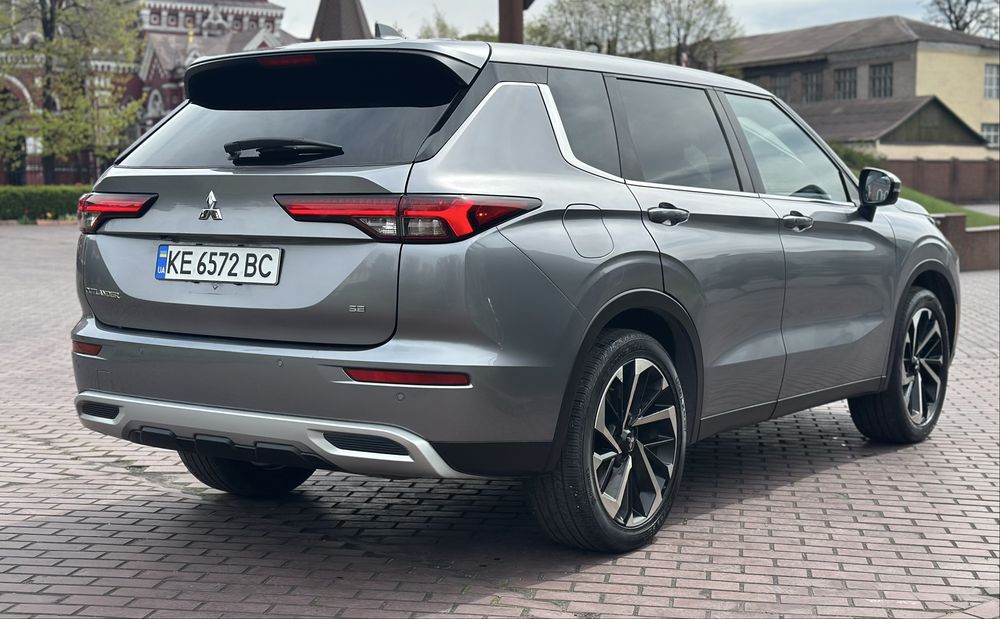 Продам Mitsubishi Outlander 2021 2022 2.5 передний привод 130.000 км