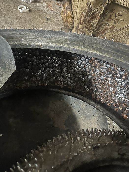 Шипована мото на R17