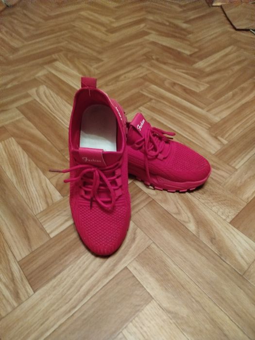 Кросів жіночні  літо осінь