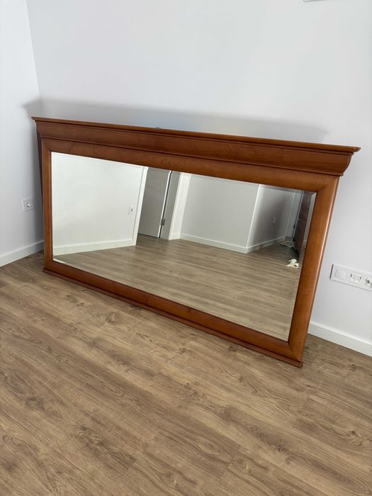 Espelho de sala em cerejeira