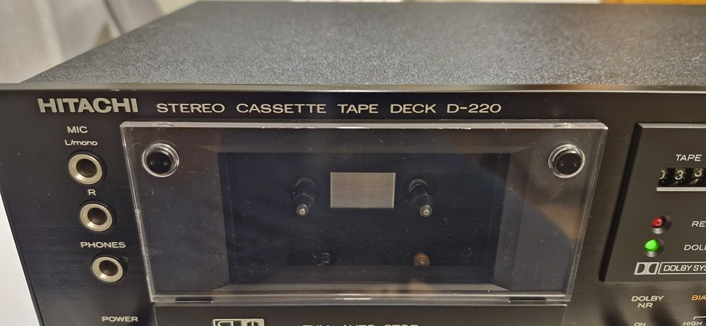 Magnetofon deck Hitachi D220