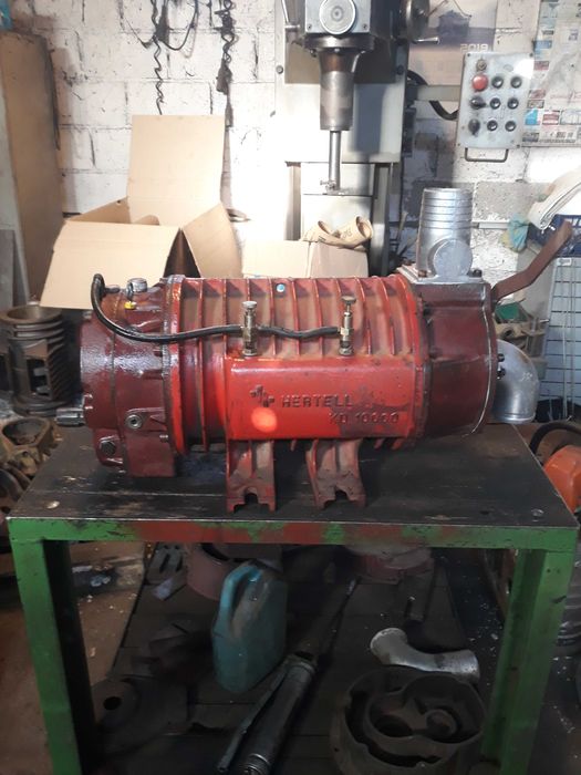 Beczkowóz. Pompa HERTELL KD 10000.