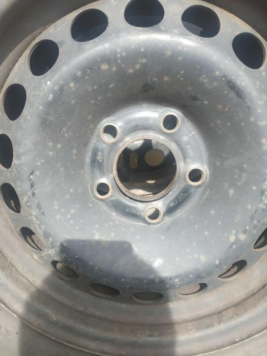 Komplet felg 4 sztuki opel 2150168 6 1/2Jx 15H2 ET35 opony gratis