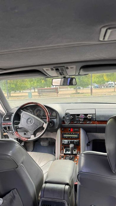 Mercedes-Benz S-Class W140