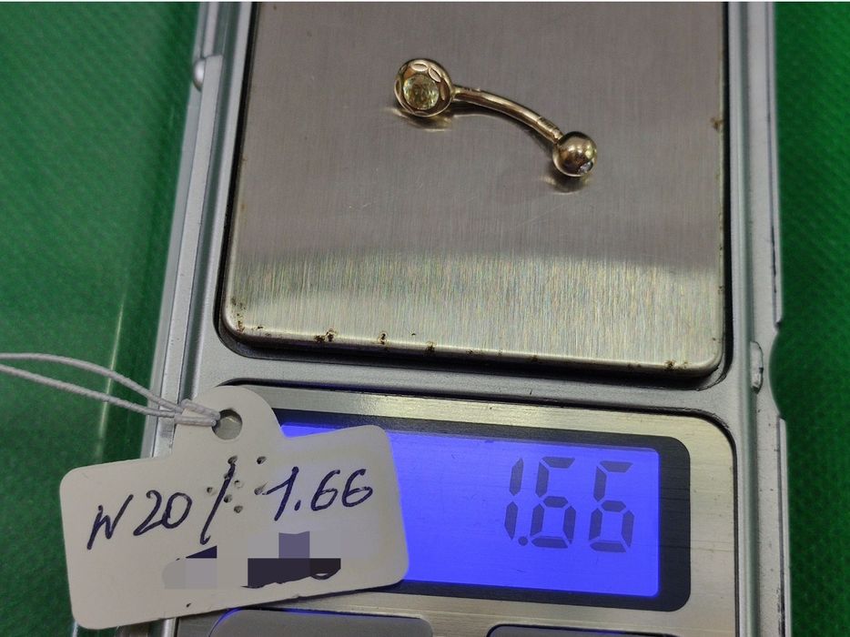 Пирсинг для пупка золото