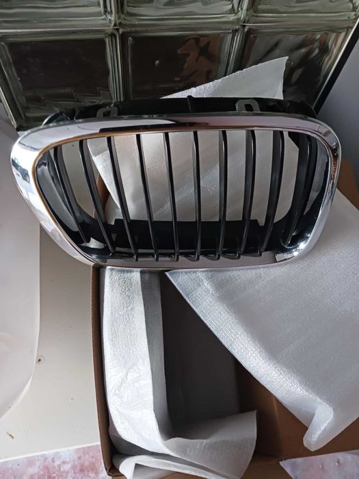 Grelhas frontais BMW 320d E46 Novas