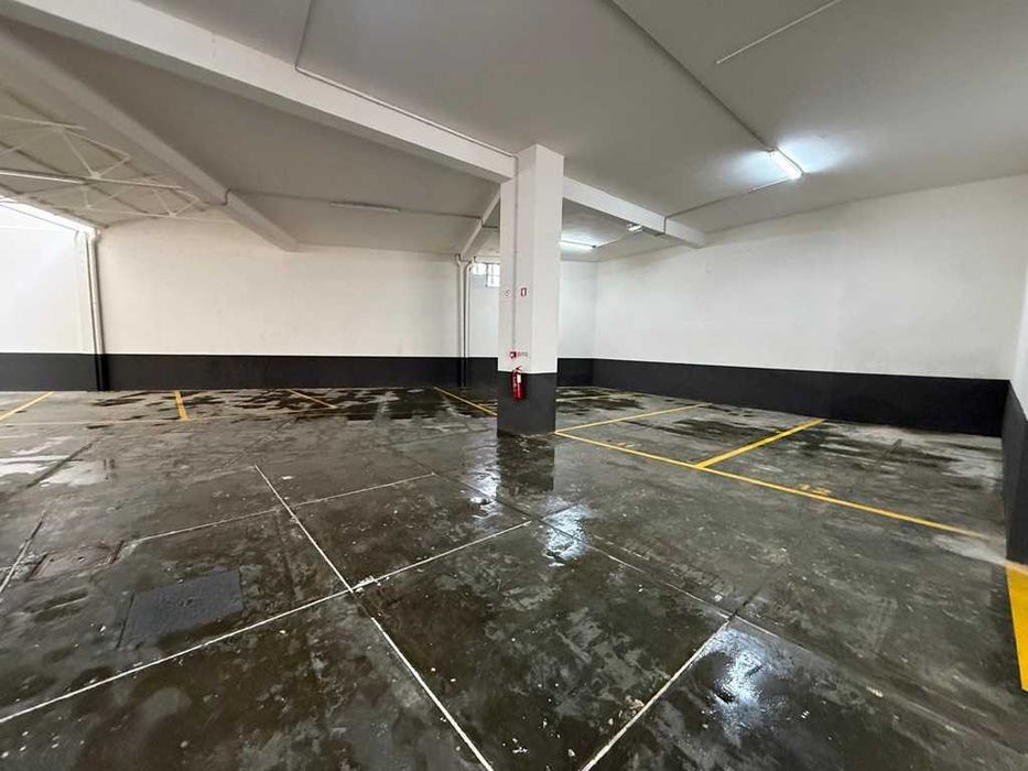 Estacionamentos e Armazém no Centro de Braga