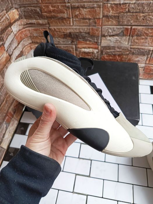 Баскетбольні кросівки adidas Harden (43 р. 27.5 см)