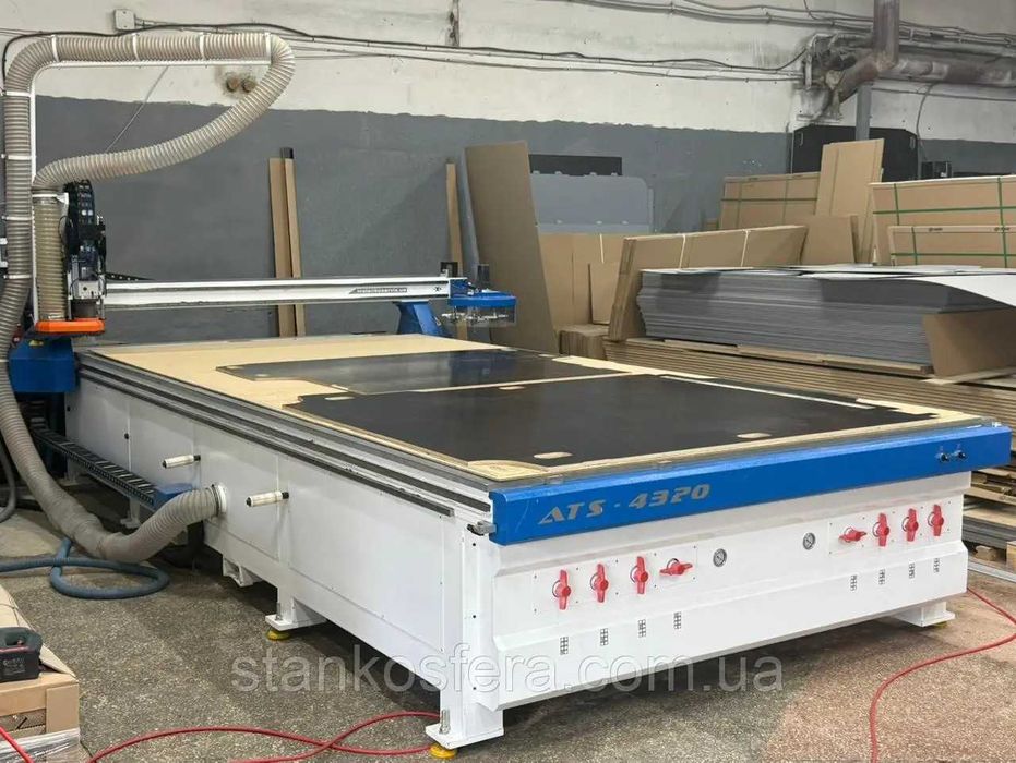 Фрезерний станок с ЧПУ б/у ATS-3020 з вакуумним столом 3*2 та 4,3*2 м