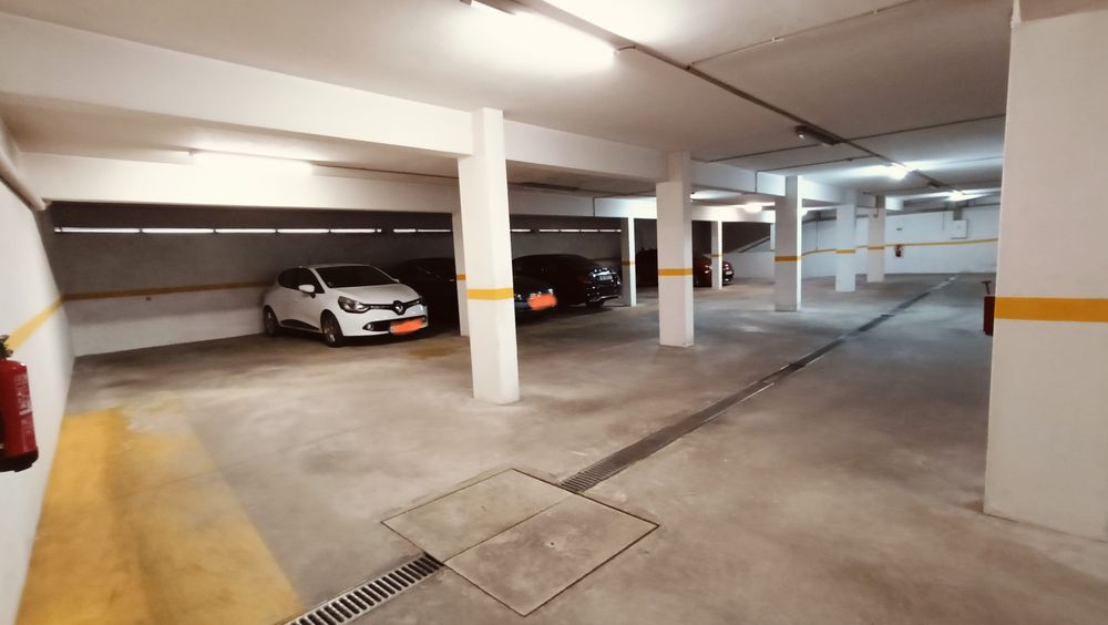 Apartamento T4 com garagem e arrecadação
