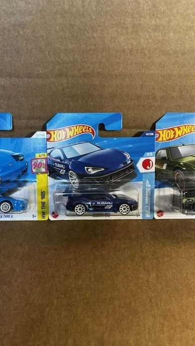 Zestaw 3 Hot Wheels Nissan, Subaru