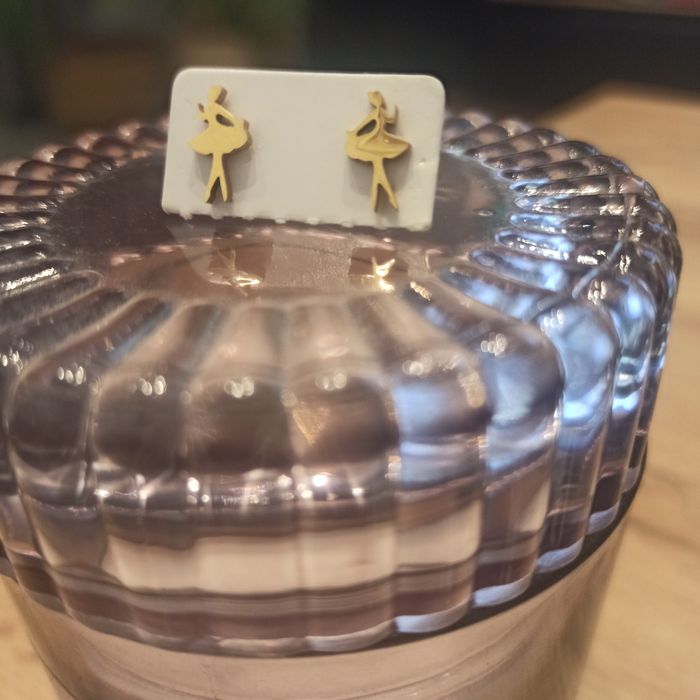 Kolczyki sztyfty w kształcie baletnicy stal chirurgiczna