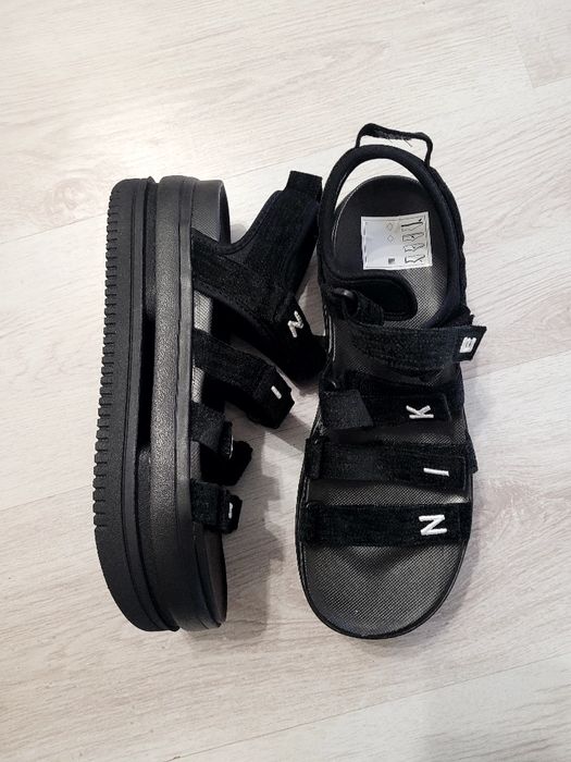 Сандалии NIKE ICON CLASSIC SE нові original