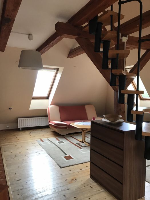 Wynajmę mieszkanie na poddaszu