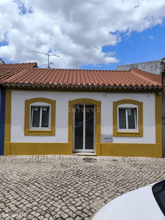 Moradia T2 Renovada em Valada – Conforto e Investimento junto ao Rio T
