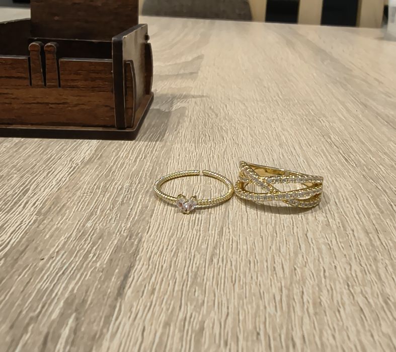 Pierścioneki dwa pozłacane rozm.