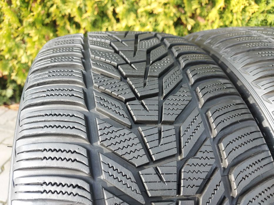 Para 245/40R19 98V XL FR Hankook Winter Icept Evo 3 / 8mm
