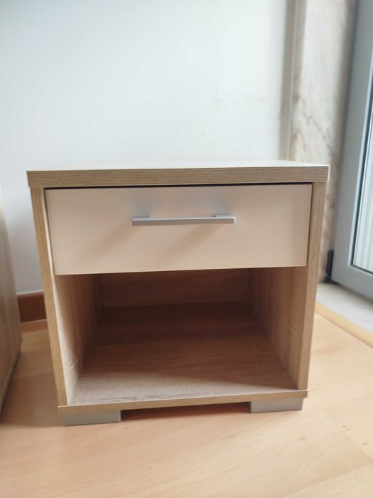 2 Mesas de cabeceira