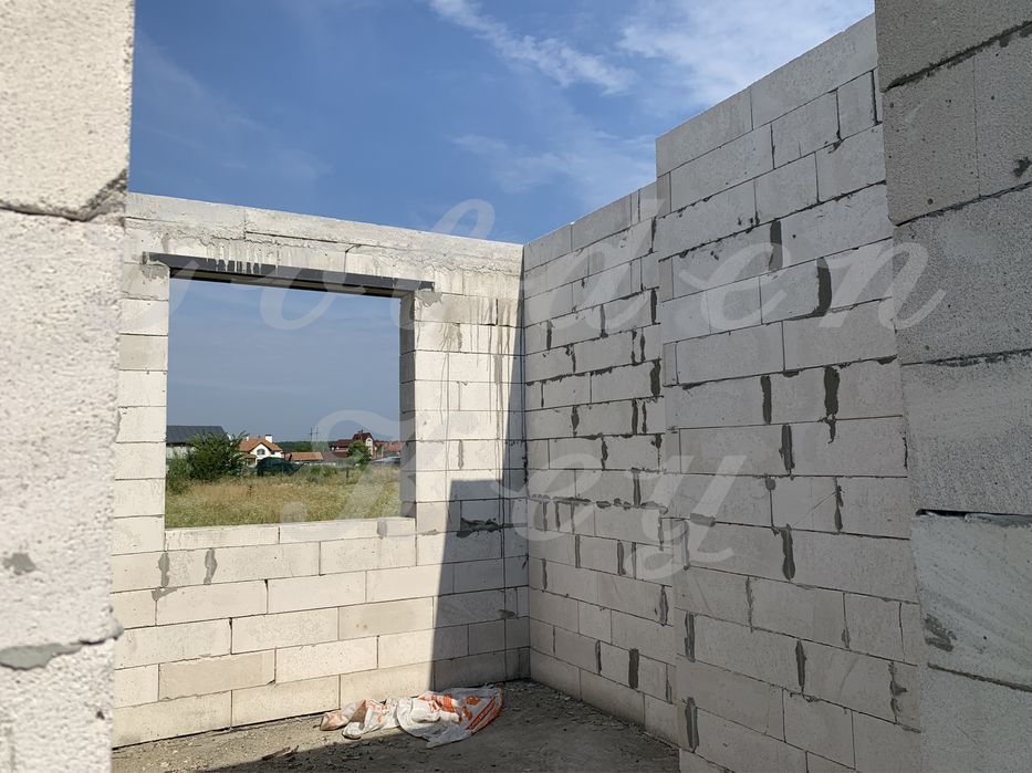 Продам  недобудований будинок, 15кВт світло ,зем. ділянка 6 соток