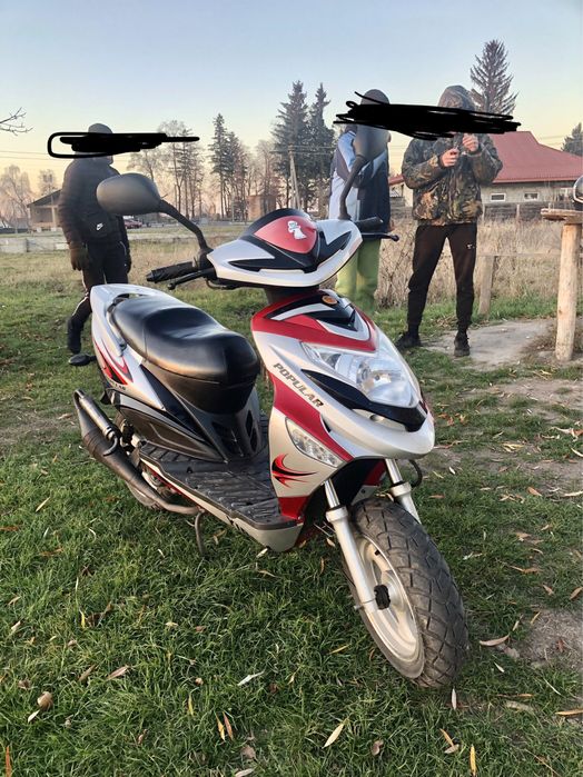 Продам скутер Yeben