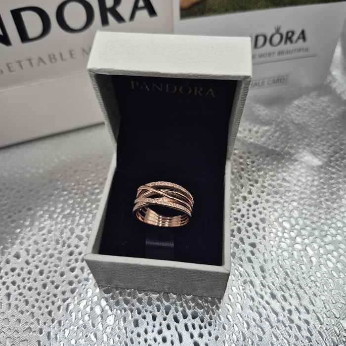 Anel Pandora Entrelaçado rosa