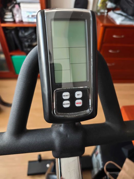 Bicicleta de interior para treino intensivo - BH Fitness ZS800 H9168E