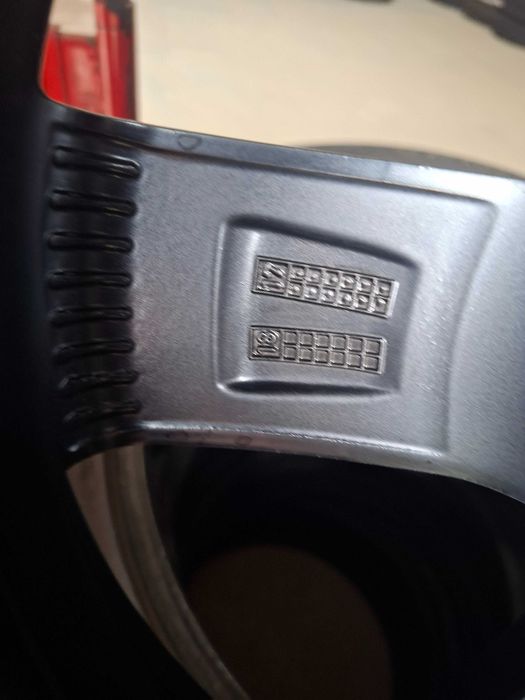 Диски Дезент Шкода 5/112 R18 7,5J ET38 Dezent Skoda.
