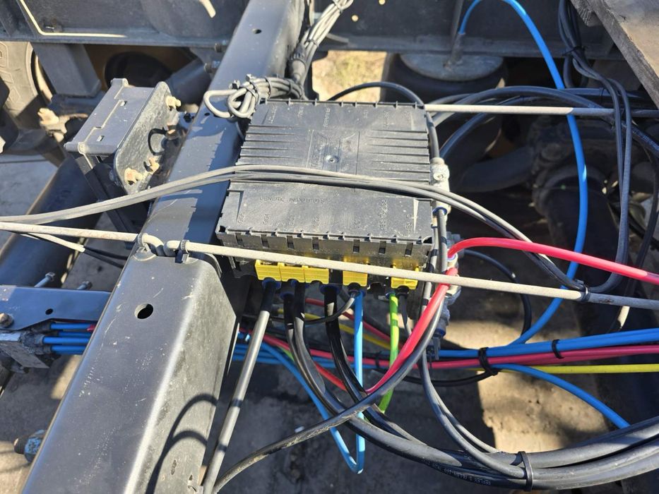 Ося балка прицепа schmitz