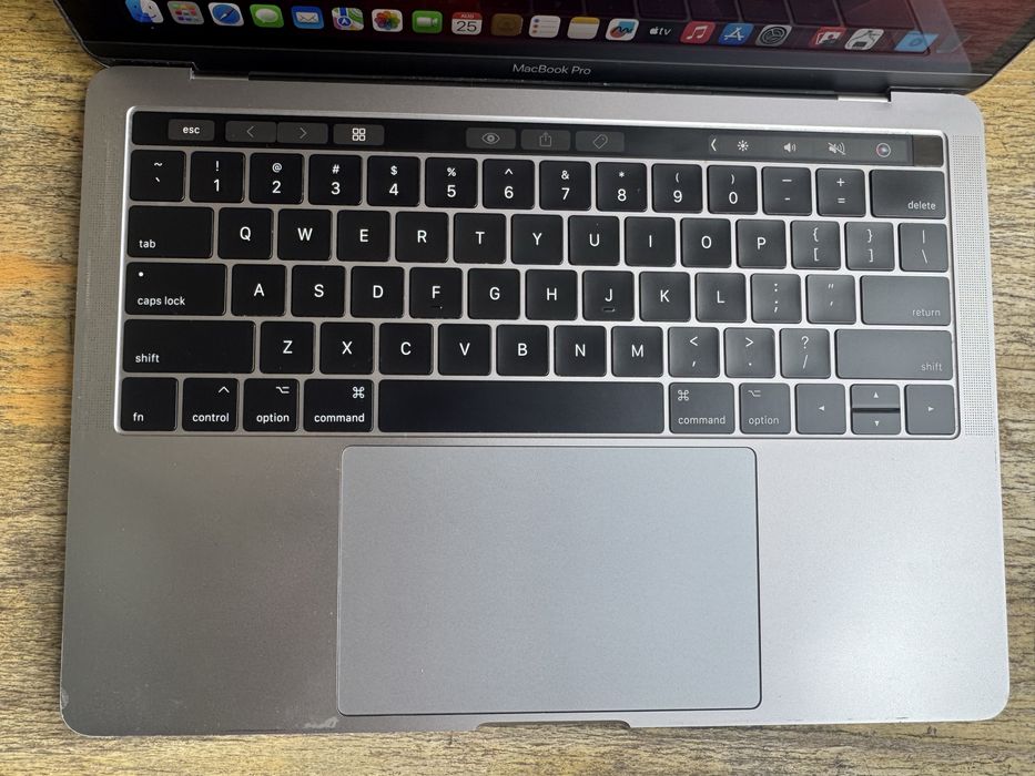 Macbook pro 13" Touchbar | 256 SSD | 8GB RAM | Core i5